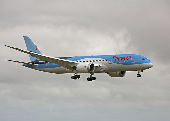 Boeing 787-8 Dreamliner (G-TUIA) Thomson Airways