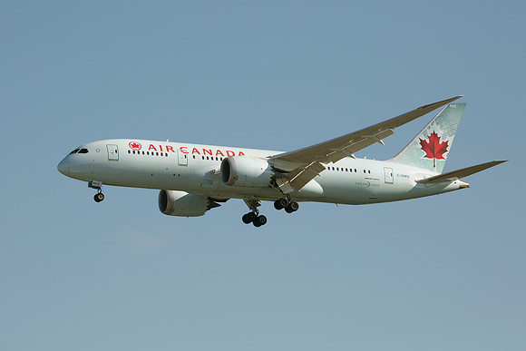 Boeing 787-8 Dreamliner (C-GHPU) Air Canada
