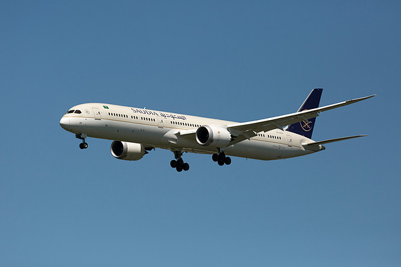 Boeing 787-10 Dreamliner (HZ-AR25) Saudi Arabian Airlines
