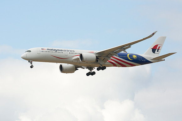 Airbus A350-941 (9M-MAC) Malaysia Airlines