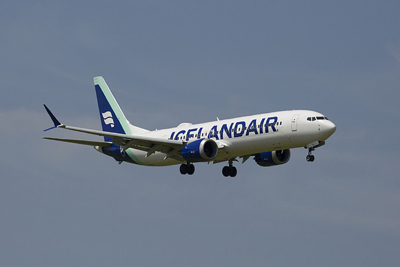 Boeing 737-9 MAX (TC-ICA) Icelandair