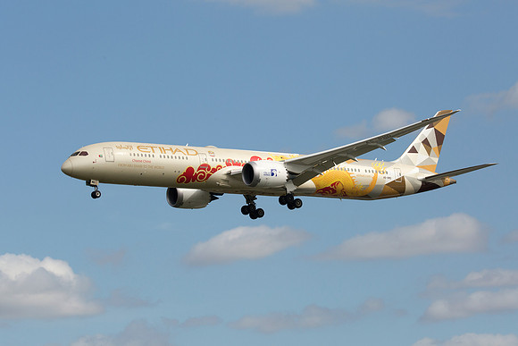 Boeing 787-10 Dreamliner (A6-BMD) Etihad Airways ['Choose China' livery]