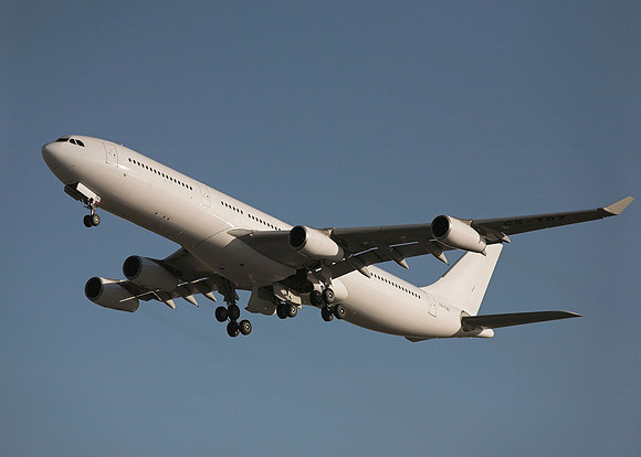 Airbus A340-313 (CS-TQZ) Hi Fly